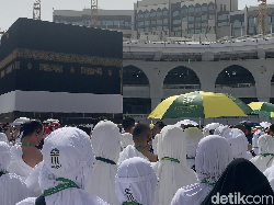 Jemaah Haji Maktour Mendarat di Tanah Suci, Langsung Ibadah Umroh