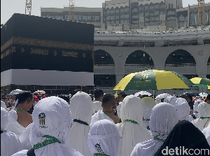 Jemaah Haji Maktour Mendarat di Tanah Suci, Langsung Ibadah Umroh
