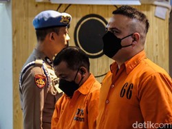 Polisi Ungkap Cara WN Iran Dapat Bahan-Alat Produksi Sabu di Apartemen Jakbar
