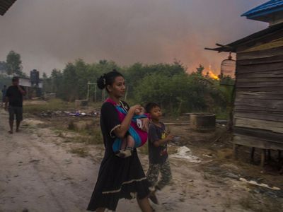 Kebakaran Lahan di Kalsel Nyaris Merambati Permukiman Warga