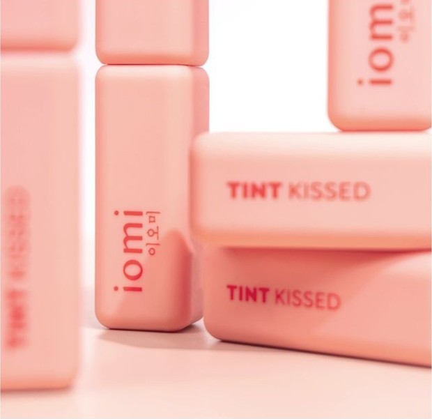 Lip Tint Kissed dari Iomi Beauty/Foto: instagram.com/iomibeauty Foto produk makeup dari iomi.