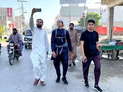 Masya Allah... Mahasiswa Pakistan Jalan Kaki ke Arab untuk Ibadah Haji