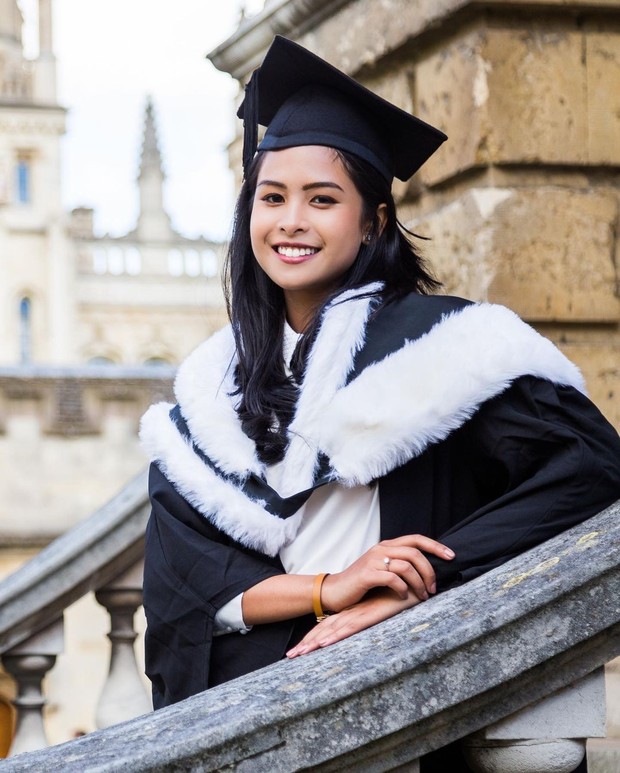 Maudy Ayunda/Foto: instagram.com/maudyayunda Maudy Ayunda adalah artis Indonesia lulusan kampus Ivy League