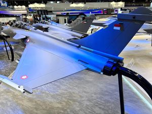 Soal Rafale yang Miniaturnya Mejeng di Paris Air Show Saat Prabowo Kunjungan