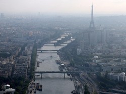 Kutu Busuk Teror Prancis, eh Malah Muncul Petugas Kebersihan Tipu-tipu