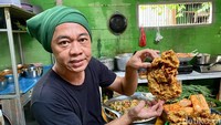 Heboh! Aksi Nyak Kopsah Masak dan Layani Pembeli Oseng Bang Madun