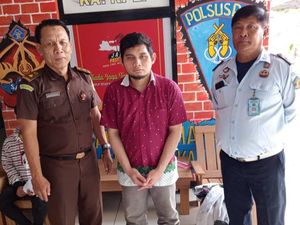 Eks Peneliti BRIN Ancam Bunuh Warga Muhammadiyah Diserahkan ke Kejari Jombang Eks Peneliti BRIN Ancam Bunuh Warga Muhammadiyah Diserahkan ke Kejari Jombang