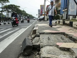 Belasan Miliar Dikucurkan Pemkot Depok untuk Trotoar Margonda