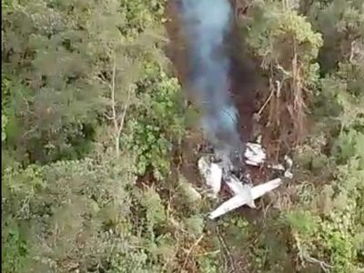 Potret Puing Pesawat SAM Air Berasap Usai Jatuh di Hutan Yalimo Papua