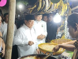 Kunjungi Solo, Prabowo Mampir Pasar Kangen Bareng Titiek Soeharto