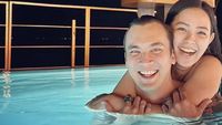 9 Foto Romantis Rendy Kjaernett dan Lady Nayoan Sebelum Skandal Selingkuh