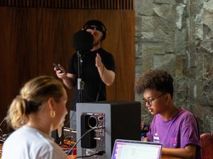 Patut Dicontoh! 2 Musisi Indonesia Rilis Lagu di Bawah Label Amerika