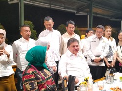 Ke Bandung, Airlangga Targetkan Golkar Menang Besar di Jabar