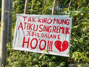 Jalan Rusak, Warga Sidomulyo Kulon Progo Pasang Spanduk Sindiran Nylekit