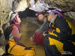 Susur Gua Cikenceng, Seru dan Penuh Tantangan!