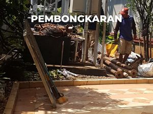 Tower BTS di Semanan Jakbar Dibongkar Tower BTS di Semanan Jakbar Dibongkar