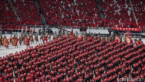 7.000 Satgas Cakra Buana Hentak Puncak Bulan Bung Karno di GBK