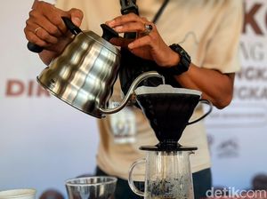 Barista dari Berbagai Daerah Adu Piawai Seduh Kopi di Bondowoso Barista dari Berbagai Daerah Adu Piawai Seduh Kopi di Bondowoso