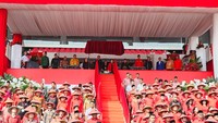 Ahok, Gibran hingga Bobby Pakai Caping di Acara Bulan Bung Karno