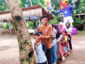 Ikhtiar Rizky Rawat Permainan Anak-anak Tradisional dari Ciamis