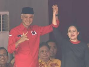 Ganjar dan Puan Pose Genggam Tangan ke Atas di GBK, Kader PDIP Riuh