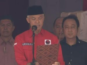 Ganjar Bacakan Dedication of Life Sukarno, Kader PDIP Sambut Meriah