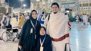 Alhamdulillah 5 Pasangan Selebriti Ini Tunaikan Ibadah Haji Bersama