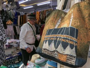 Bea Cukai Bebaskan Pajak Oleh-oleh Haji 2026, Begini Ketentuannya