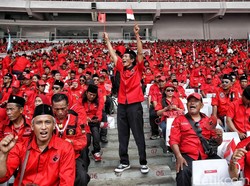 Meriah! Kader PDIP Nyanyi Bareng Once Mekel di Puncak BBK 2023