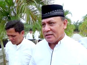 Firli Bahuri dan Muzani Antar Mendiang Desmond ke Liang Lahad