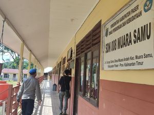 Warga Adat Kaltim Senang, Polisi Mengabdi Bikin Anak-anak Rutin Sekolah
