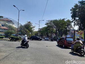 Viral Video Sapi Berkeliaran di Jalan Raya Disebut Macetkan Wiyung