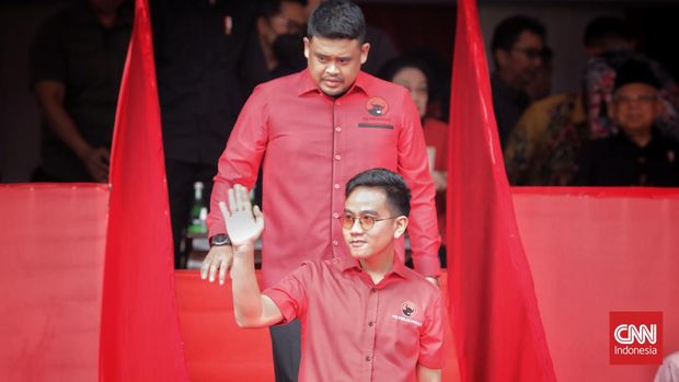 Wali Kota Solo Gibran Rakabuming Raka, Wali Kota Medan Bobby Nasution di puncak peringatan Bulan Bung Karno (BBK) yang digelar di Stadion Utama Gelora Bung Karno (SUGBK), Senayan, Jakarta. (Indonesia/ Adhi Wicaksono)