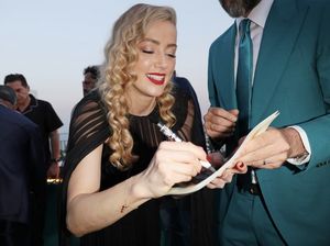 Setahun Menghilang, Amber Heard Muncul Lagi di Promosi Film Terbaru Setahun Menghilang, Amber Heard Muncul Lagi di Promosi Film Terbaru