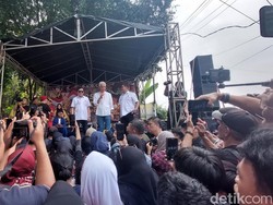 Ganjar Ingatkan Relawan Tak Ajak Warga Memilihnya: Ini Belum Kampanye