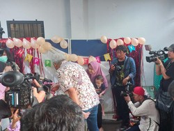 Blusukan ke Jakut, Ganjar Terima Keluhan Air Bersih-Rayakan Ultah Warga