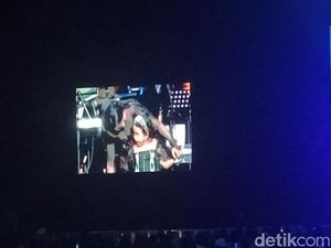 Momen Haru Mutia Ayu Duet dengan Glenn Fredly di Itu Saja Momen Haru Mutia Ayu Duet dengan Glenn Fredly di Itu Saja