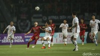 Persija Jakarta vs Ratchaburi FC tersaji dalam laga persahabatan di Stadion Patriot Candrabhaga Bekasi, Minggu (25/6/2023) malam WIB.