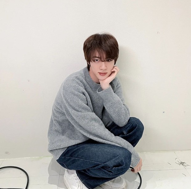 Jin BTS/Foto: Instagram.com/ insiden artis internasional yang diserang penggemar