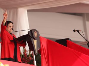 Megawati Minta Kader Kerja Keras Jelang Pemilu 2024: Malas Turun, Mundur!