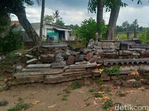 Ada Versi Lain Makam Berpagar Batu Candi Konon Prajurit Sultan Agung di Klaten Ada Versi Lain Makam Berpagar Batu Candi Konon Prajurit Sultan Agung di Klaten