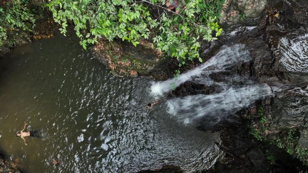 Menikmati Sejuknya Air Terjun di Tahura Konawe