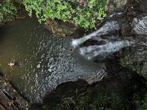 Menikmati Sejuknya Air Terjun di Tahura Konawe