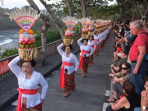 Tradisi Mapeed di Bali: Sejarah, Keunikan, dan Makna Filosofisnya Tradisi Mapeed di Bali: Sejarah, Keunikan, dan Makna Filosofisnya