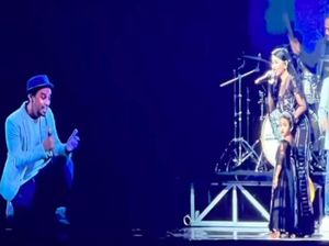 Air Mata Mutia Ayu Tak Terbendung Lihat Poster Film Glenn Fredly