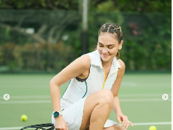 Luna Maya Spill Harga Outfit Main Tenis