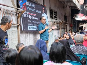 Relawan Sandiaga Gelar Bazar Sembako Murah untuk Ibu-ibu di Jakbar