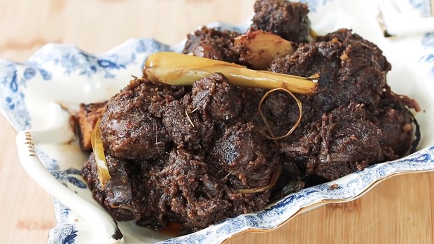 Rendang / Foto: Youtube.com/Devina Hermawan Rendang