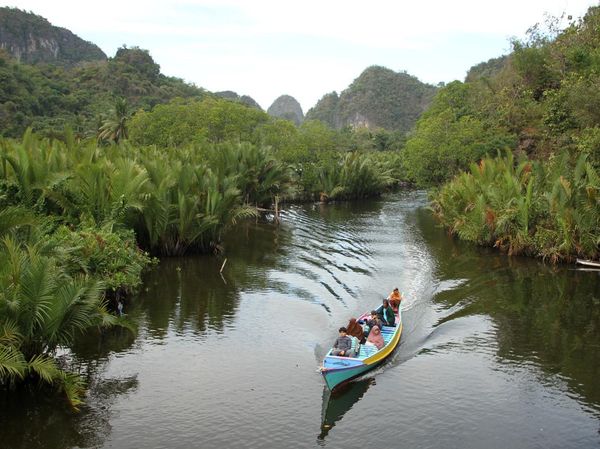 Terpikat Indahnya Geopark Maros Pangkep