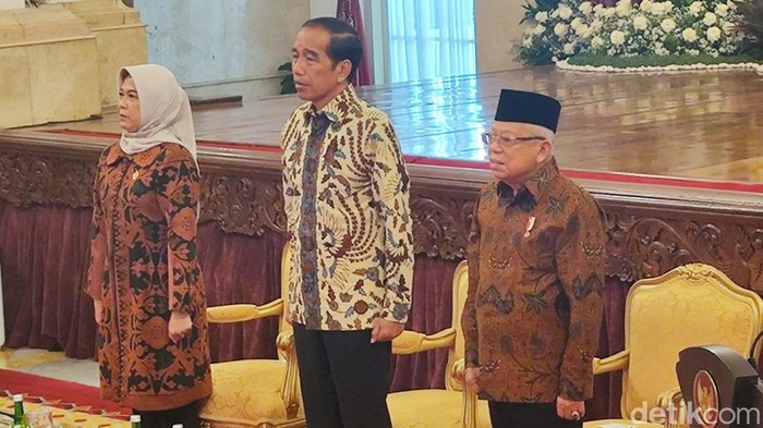 Acara penyerahan LHP LKPP Tahun 2022 terhadap Presiden Joko Widodo (Jokowi) di Istana Merdeka, Jakarta Pusat, Senin (26/6/2023).